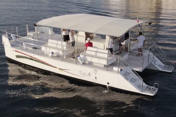 Affitto catamarano in esclusiva per escursioni, feste ed eventi